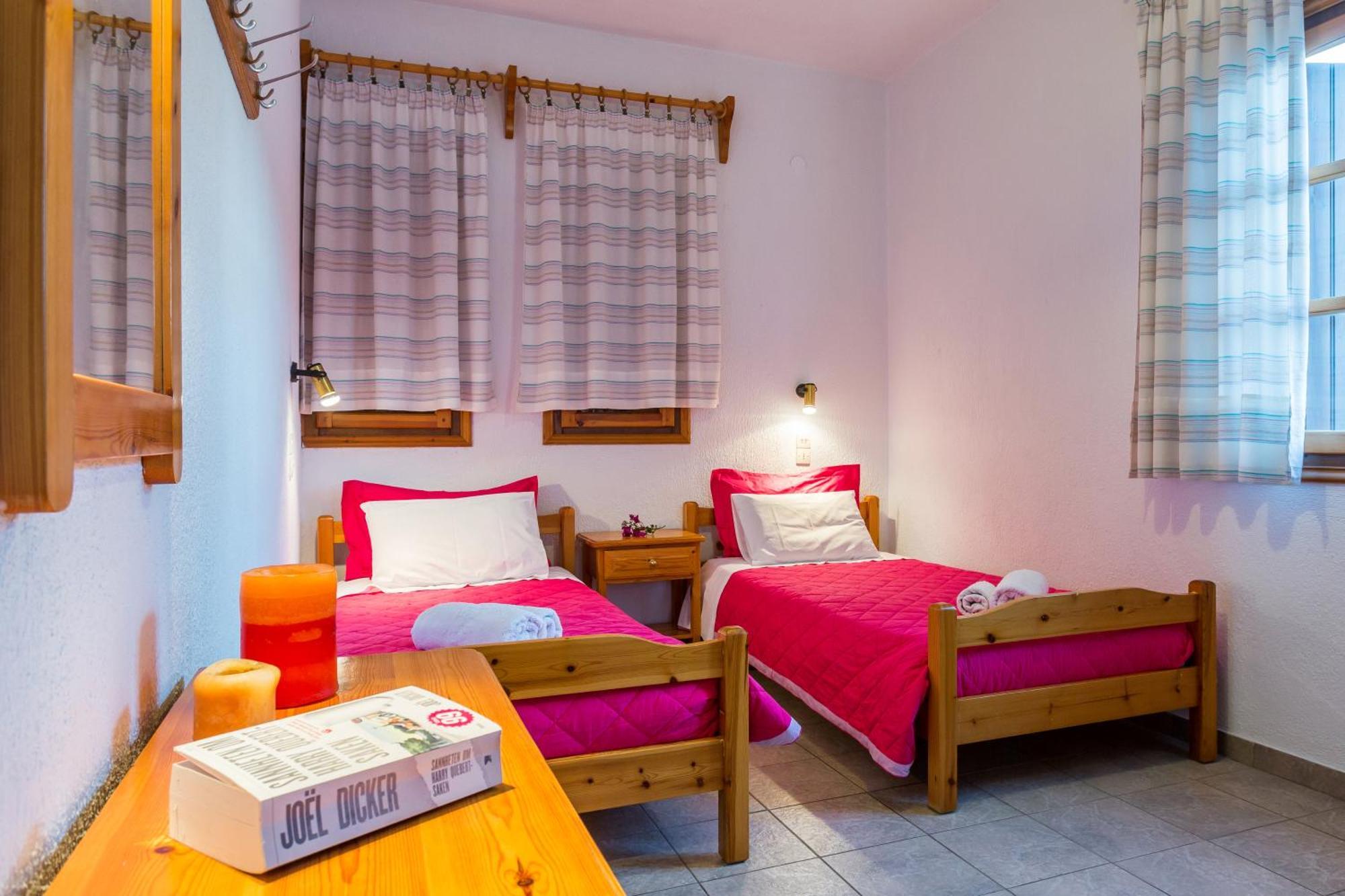 סקופלוס טאון Nikolaos Studios Apartments מראה חיצוני תמונה