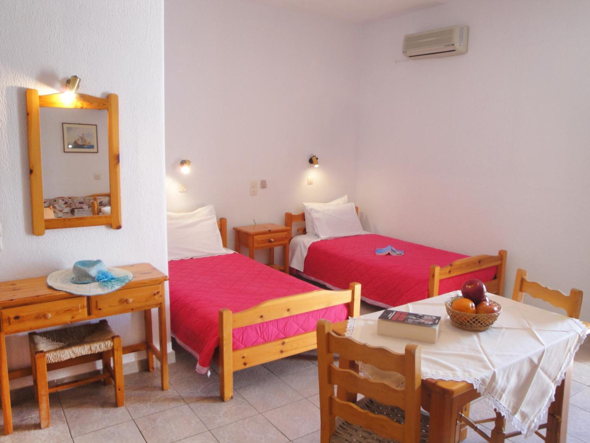 סקופלוס טאון Nikolaos Studios Apartments מראה חיצוני תמונה