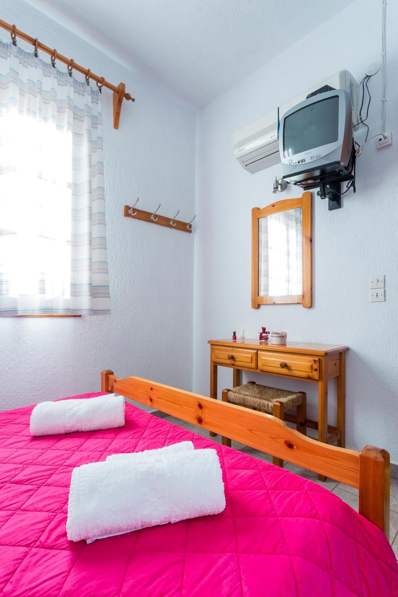 סקופלוס טאון Nikolaos Studios Apartments מראה חיצוני תמונה