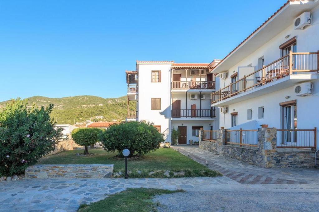 סקופלוס טאון Nikolaos Studios Apartments מראה חיצוני תמונה